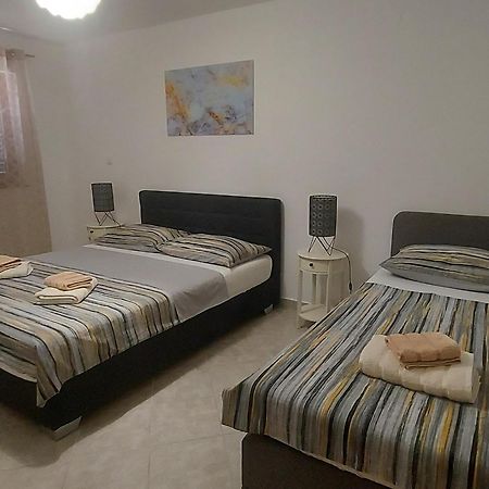 Apartment Spomax Pag Town Δωμάτιο φωτογραφία